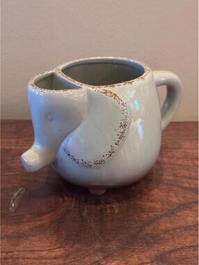 Rustic Gray Elephant-Shaped Tea Mug